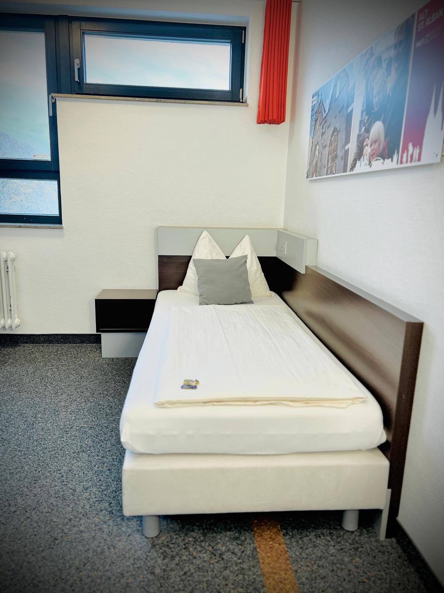 Jugendherberge City-Hostel Koeln-Riehl Colónia Exterior foto